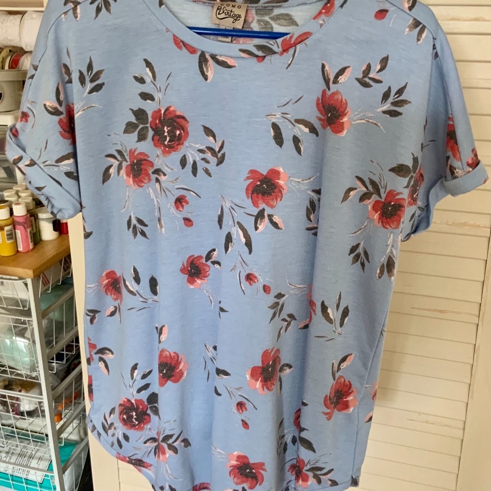 Women’s tunic style top
